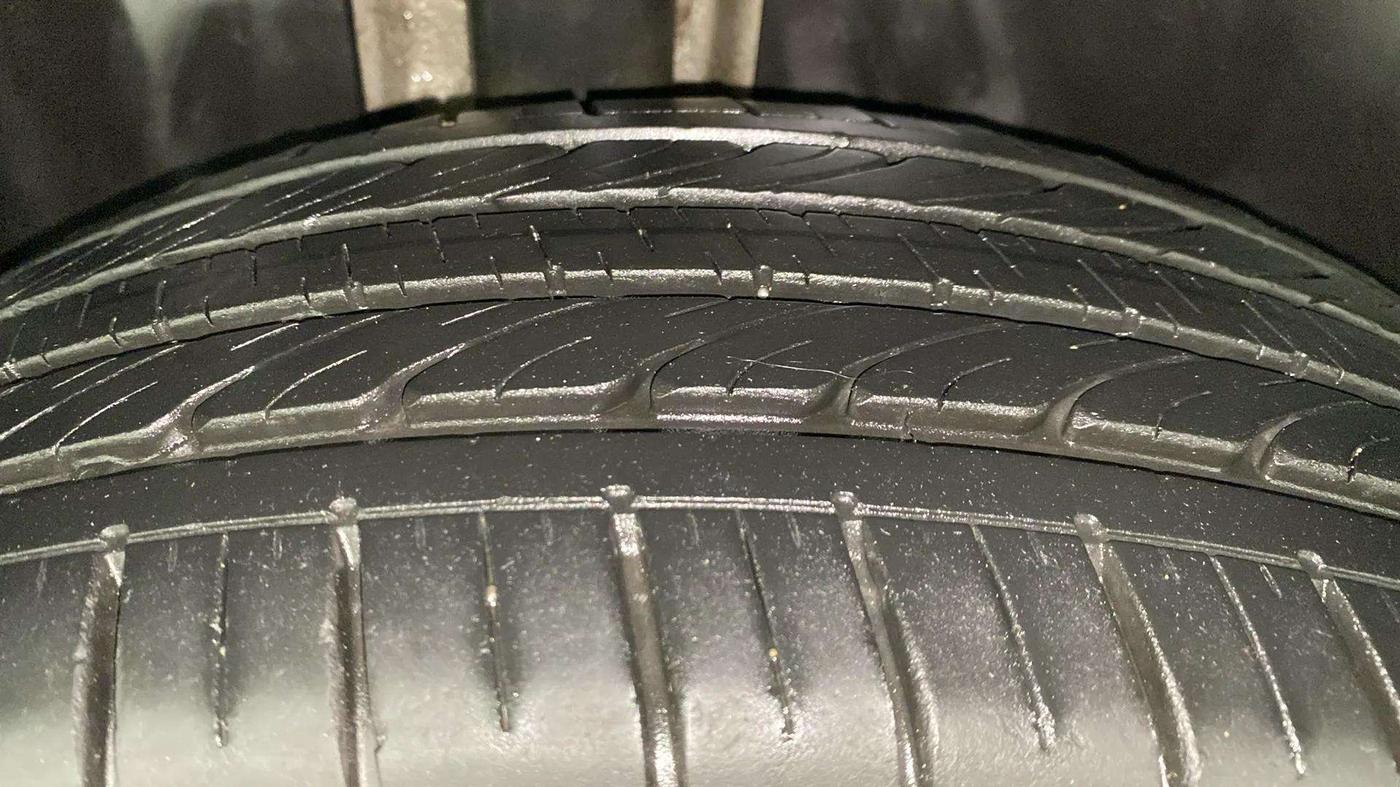 2020 MG HECTOR PLUS SHARP 1.5 PETROL TURBO DCT 6-STR, Petrol, Automatic, 16,935 km, Right Rear Tyre Tread