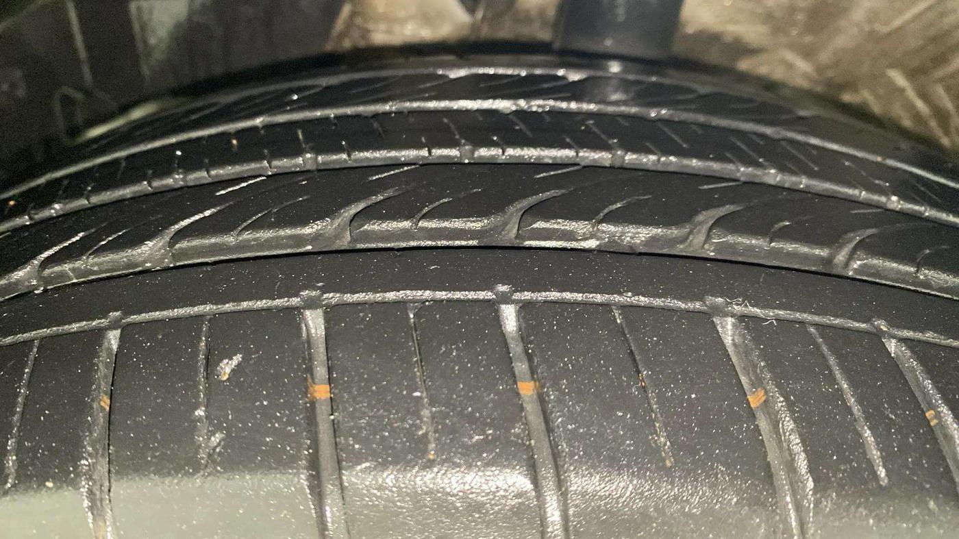 2020 MG HECTOR PLUS SHARP 1.5 PETROL TURBO DCT 6-STR, Petrol, Automatic, 16,935 km, Left Front Tyre Tread