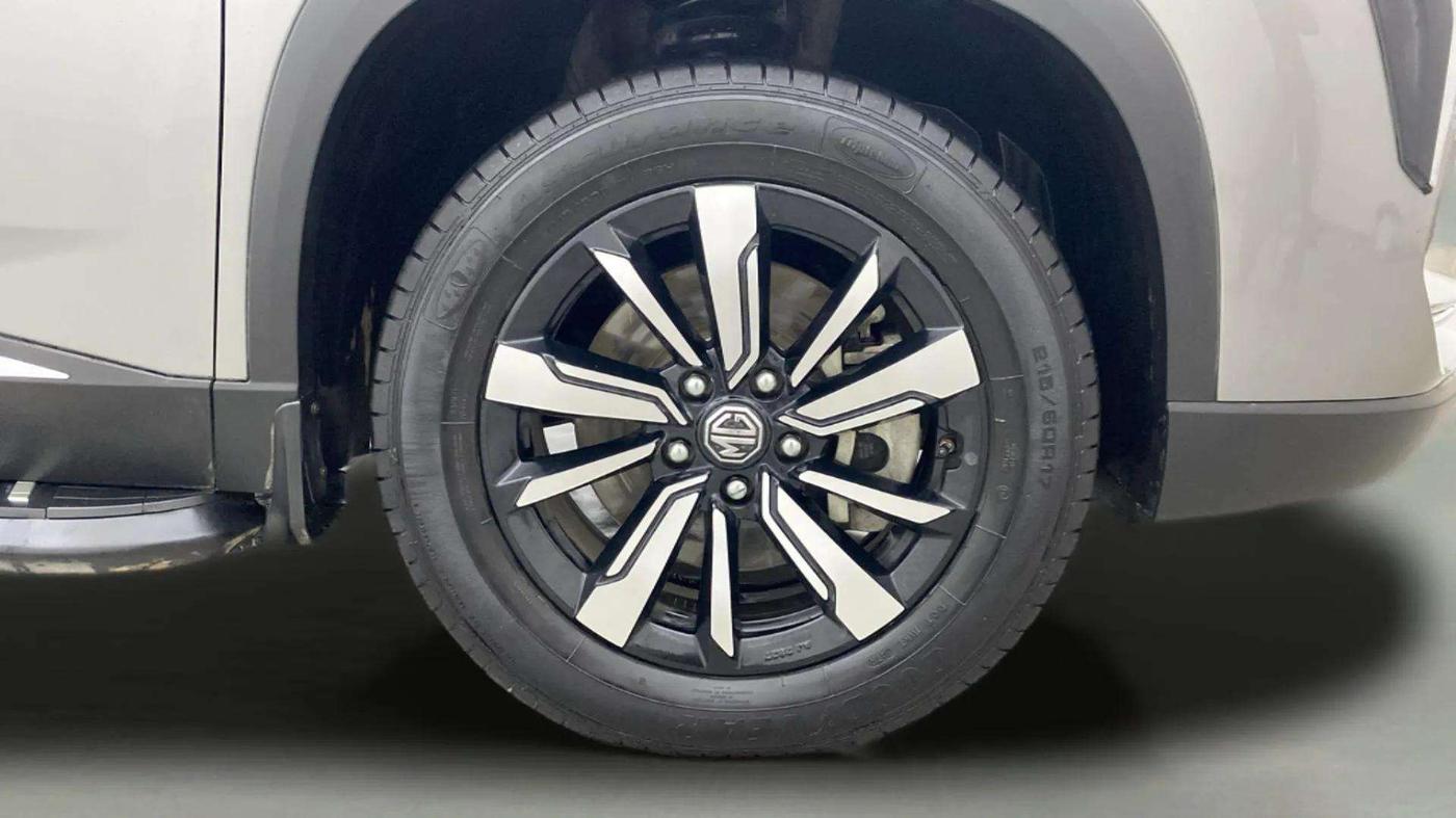 2020 MG HECTOR PLUS SHARP 1.5 PETROL TURBO DCT 6-STR, Petrol, Automatic, 16,935 km, Right Front Wheel