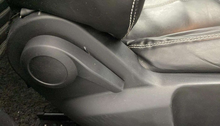2023 Tata PUNCH PURE MT, Petrol, Manual, 18,625 km, Driver Side Adjustment Panel