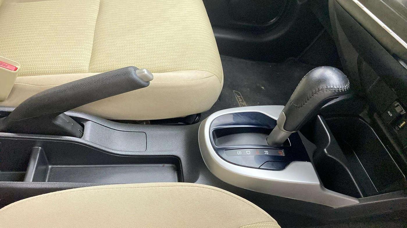 2015 Honda Jazz 1.2L I-VTEC V AT, Petrol, Automatic, 37,977 km, Gear Lever