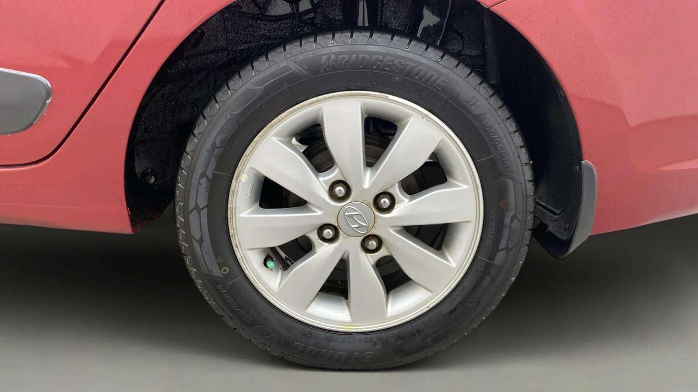 2014 Hyundai Xcent S 1.2, Petrol, Manual, 53,308 km, Left Rear Wheel
