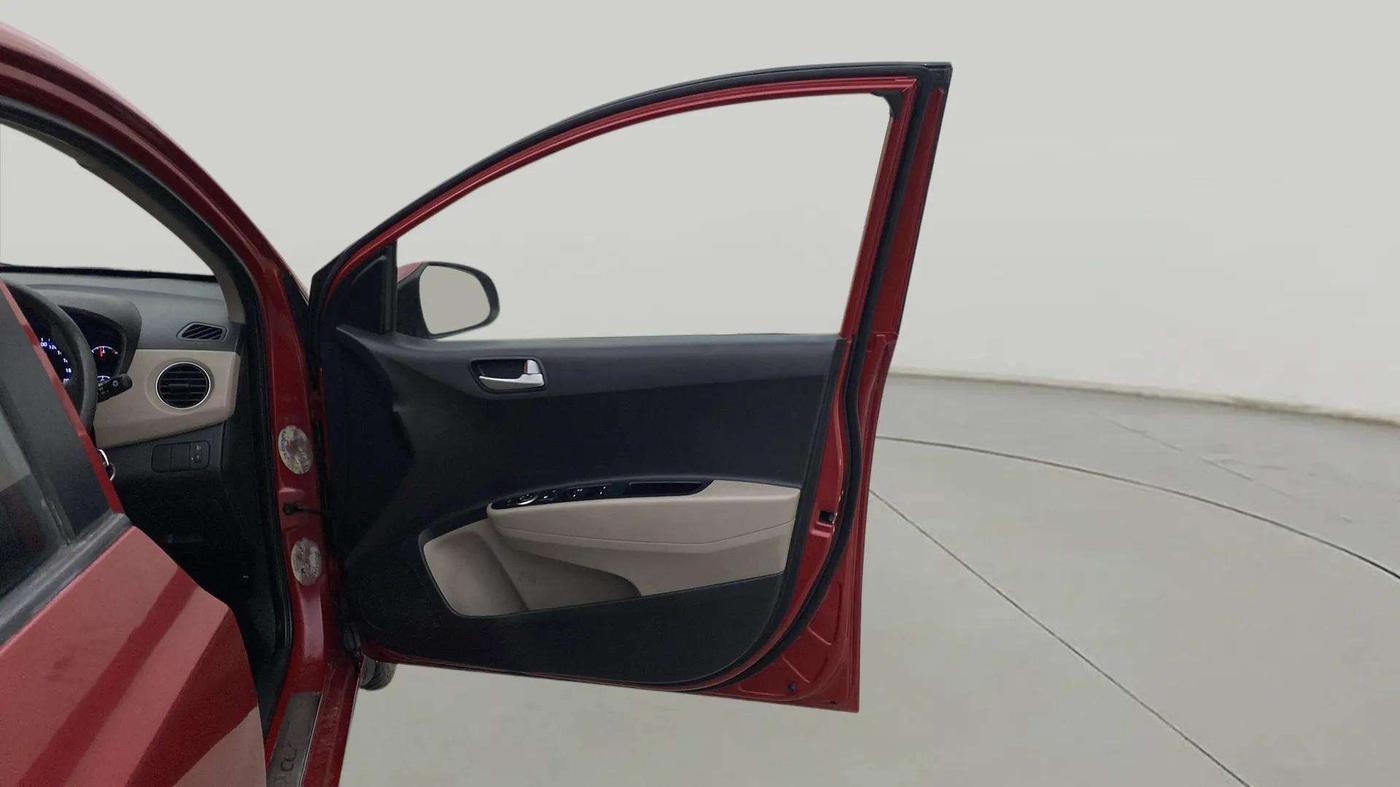 2014 Hyundai Xcent S 1.2, Petrol, Manual, 53,308 km, RHS Front Door
