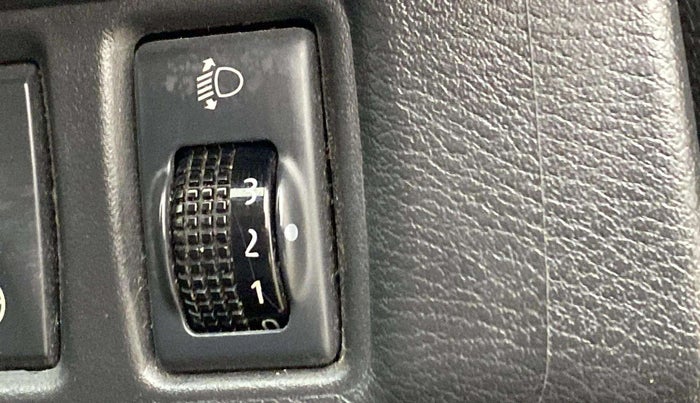 2021 Nissan MAGNITE XV PREMIUM TURBO CVT DUAL TONE, Petrol, Automatic, 35,148 km, Dashboard - Headlight height adjustment not working