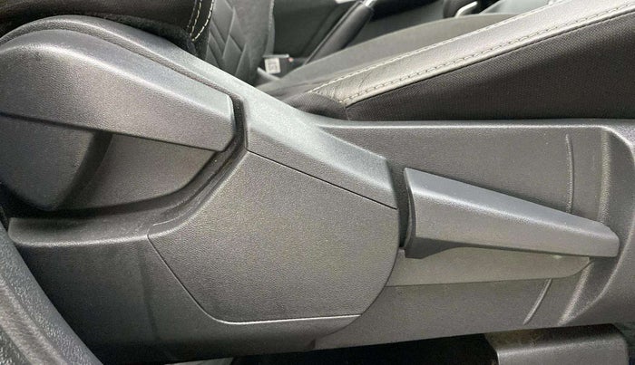 2021 Nissan MAGNITE XV PREMIUM TURBO CVT DUAL TONE, Petrol, Automatic, 35,148 km, Driver Side Adjustment Panel