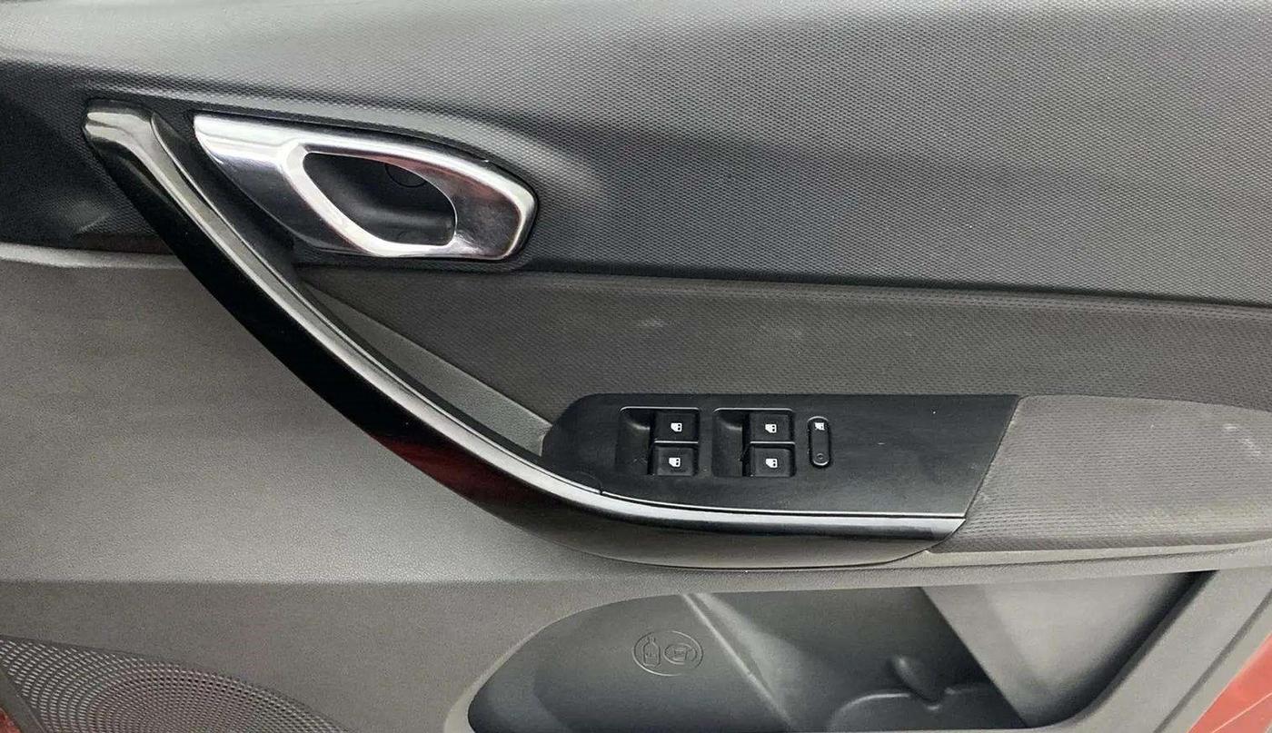 2018 Tata TIGOR XZ (O) PETROL, Petrol, Manual, 65,246 km, Driver Side Door Panels Control
