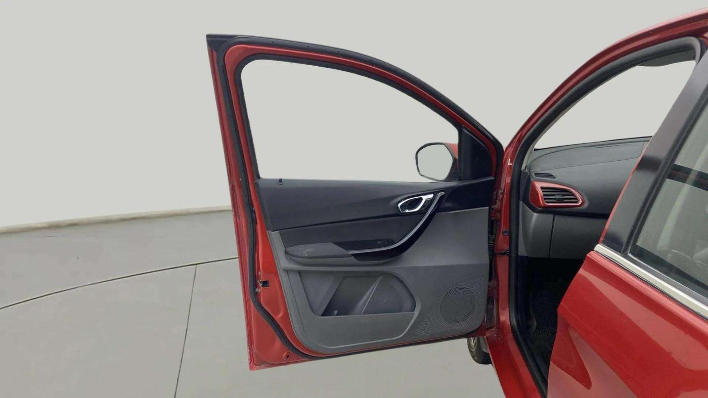 2018 Tata TIGOR XZ (O) PETROL, Petrol, Manual, 65,246 km, LHS Front Door