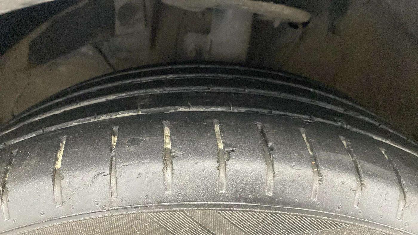2021 Maruti Baleno ZETA PETROL 1.2, Petrol, Manual, 85,359 km, Left Front Tyre Tread