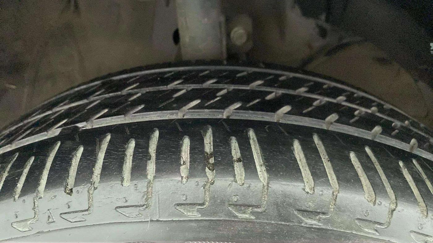 2021 Maruti Baleno ZETA PETROL 1.2, Petrol, Manual, 85,359 km, Right Front Tyre Tread