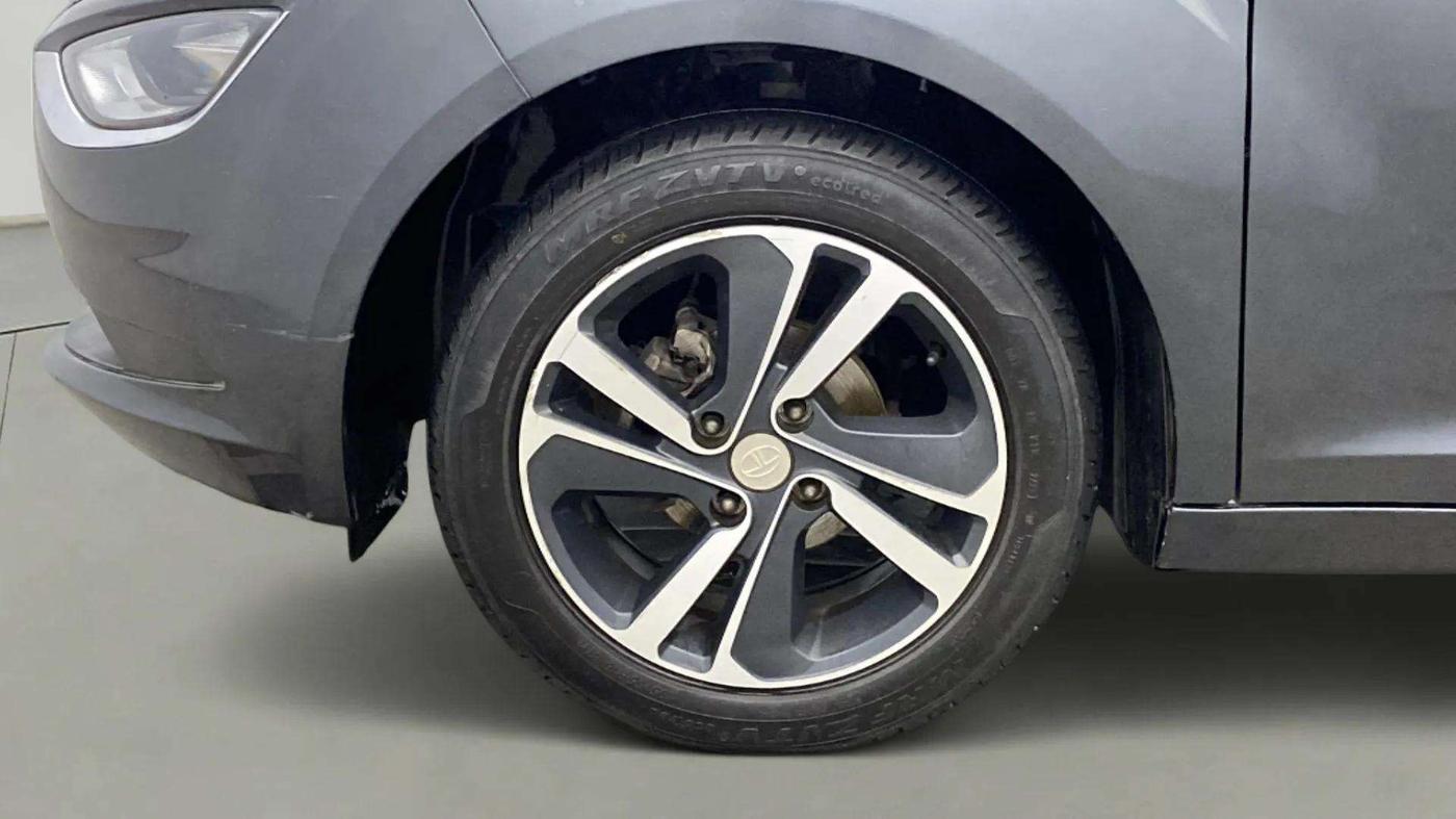 2020 Tata ALTROZ XZ PETROL, Petrol, Manual, 61,729 km, Left Front Wheel