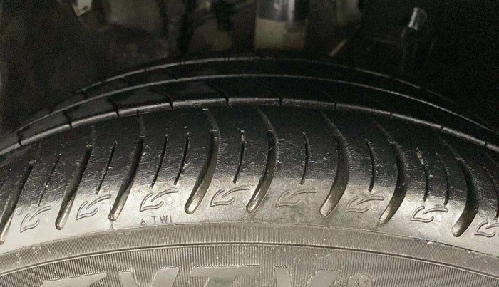 2020 Tata ALTROZ XZ PETROL, Petrol, Manual, 61,584 km, Left Front Tyre Tread