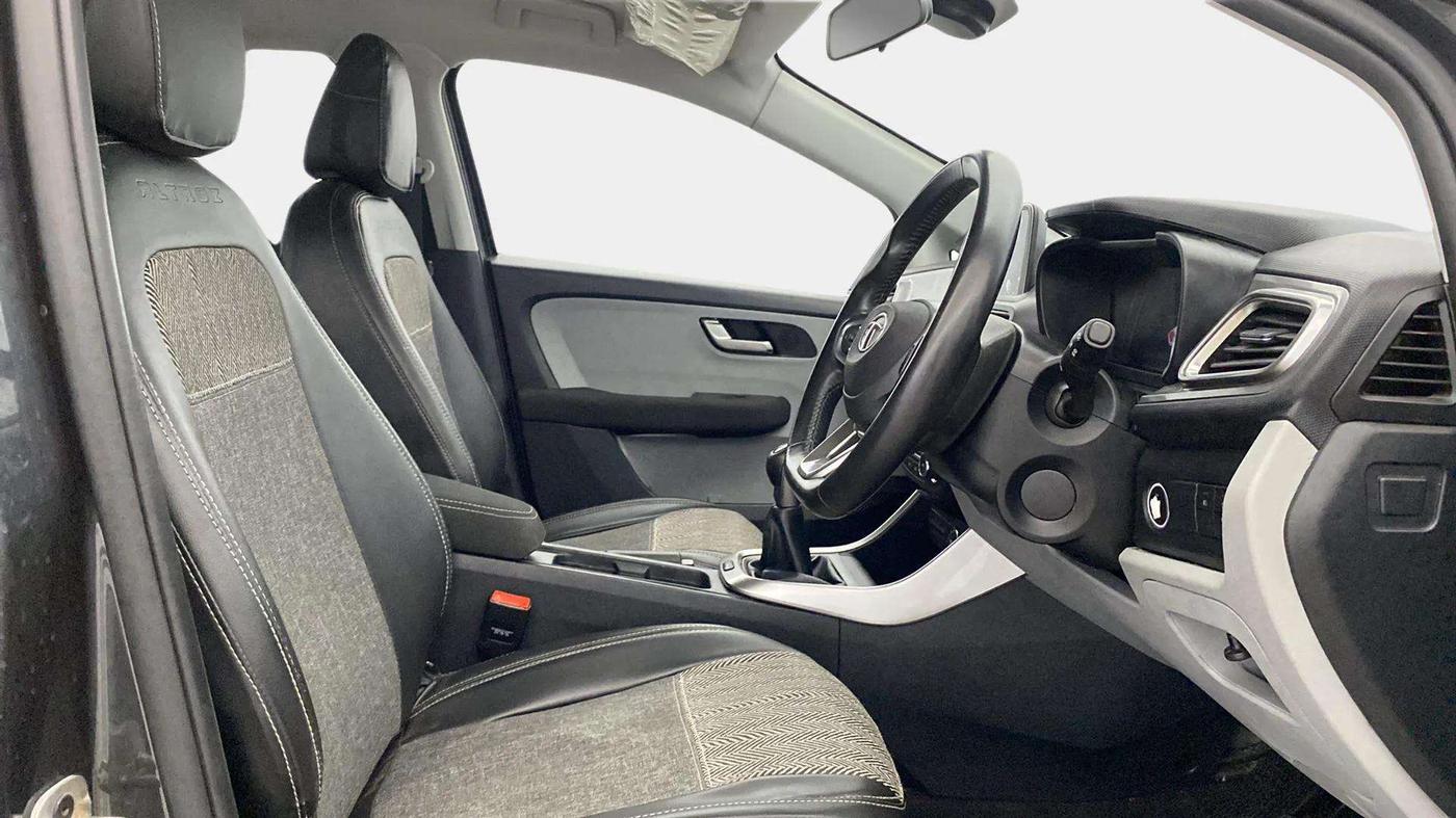 2020 Tata ALTROZ XZ PETROL, Petrol, Manual, 61,729 km, Right Side Front Door Cabin