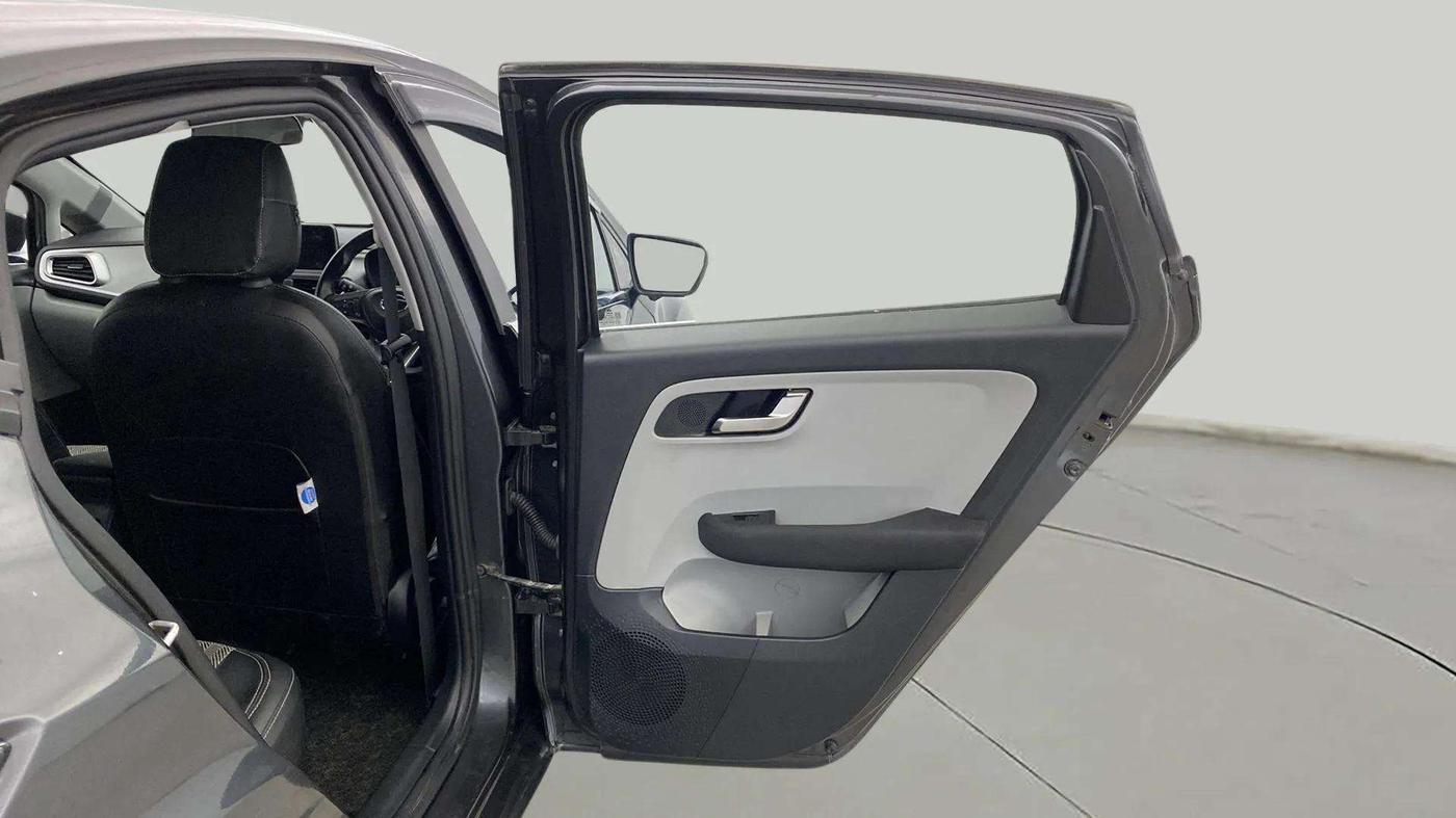 2020 Tata ALTROZ XZ PETROL, Petrol, Manual, 61,729 km, RHS Rear Door
