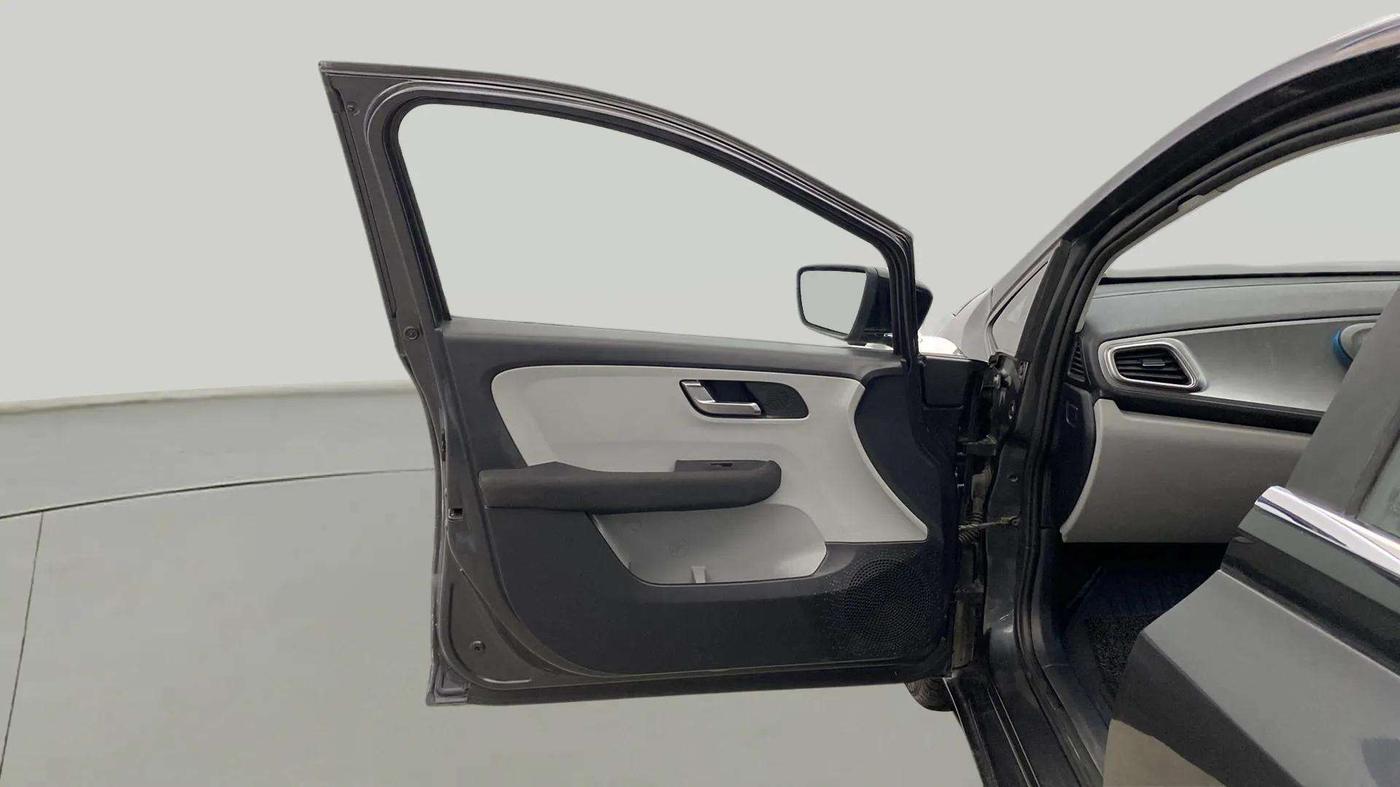 2020 Tata ALTROZ XZ PETROL, Petrol, Manual, 61,729 km, LHS Front Door