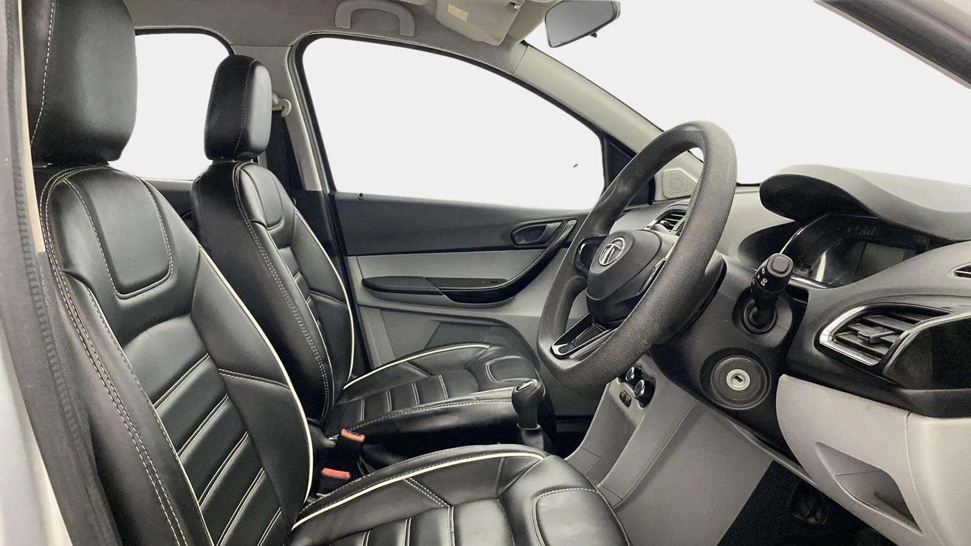 2020 Tata Tiago XT PETROL, Petrol, Manual, 53,463 km, Right Side Front Door Cabin