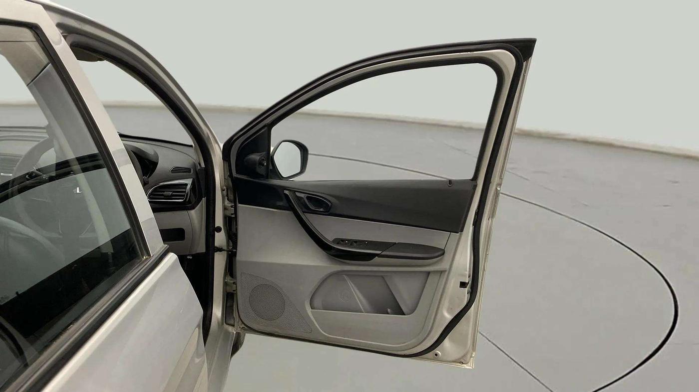 2020 Tata Tiago XT PETROL, Petrol, Manual, 53,463 km, RHS Front Door