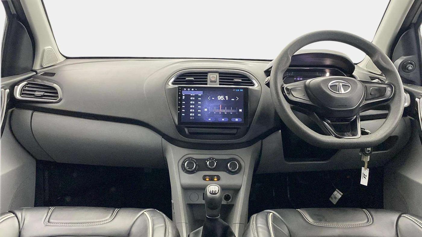 2020 Tata Tiago XT PETROL, Petrol, Manual, 53,463 km, Dashboard