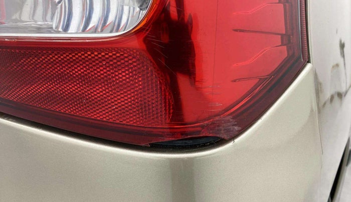 2014 Maruti Wagon R 1.0 VXI, Petrol, Manual, 67,457 km, Right tail light - Minor damage