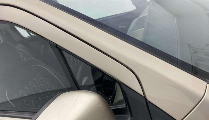 2014 Maruti Wagon R 1.0 VXI, Petrol, Manual, 67,457 km, Right A pillar - Paint is slightly faded