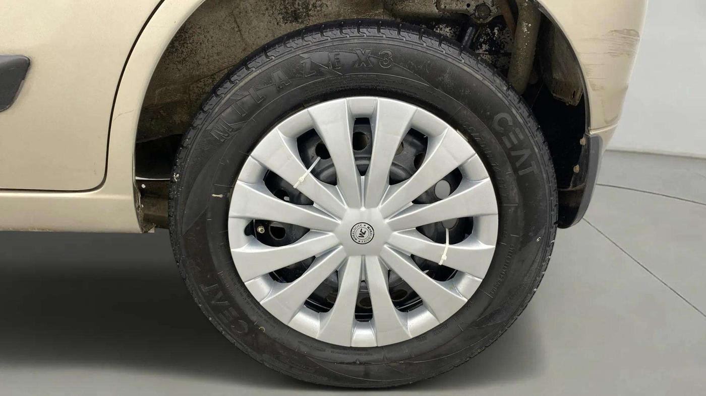 2014 Maruti Wagon R 1.0 VXI, Petrol, Manual, 67,465 km, Left Rear Wheel