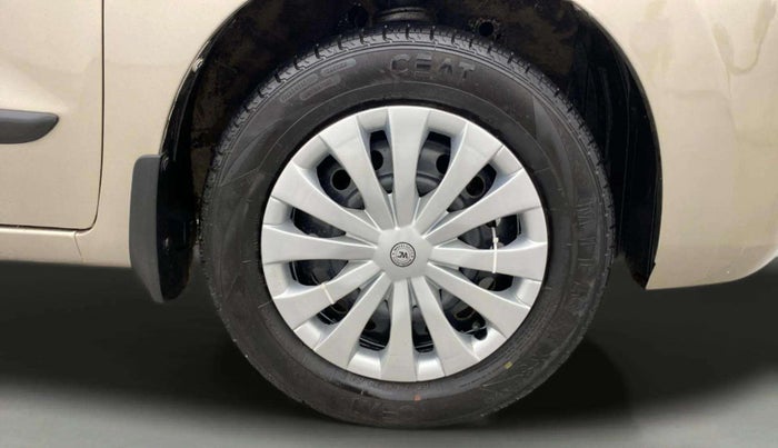 2014 Maruti Wagon R 1.0 VXI, Petrol, Manual, 67,457 km, Right Front Wheel