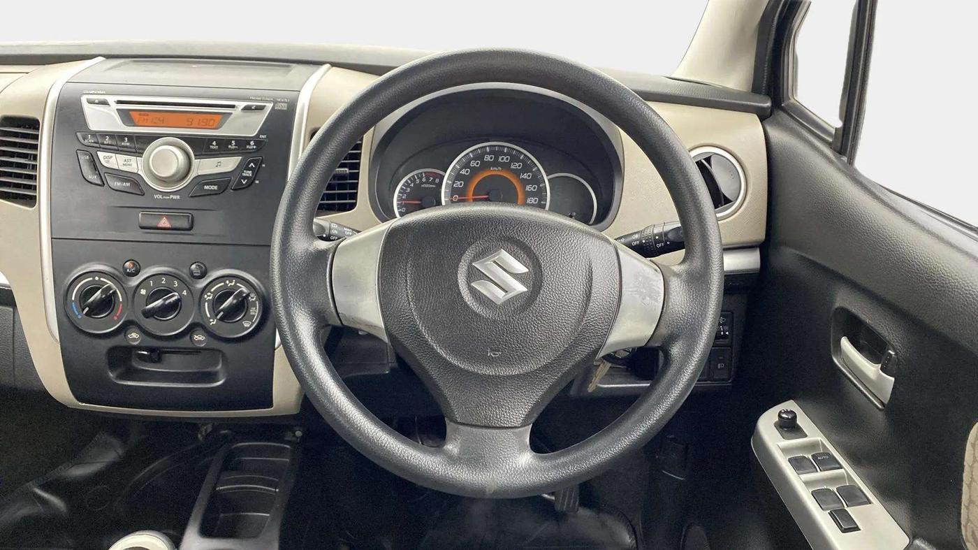 2014 Maruti Wagon R 1.0 VXI, Petrol, Manual, 67,465 km, Steering Wheel Close Up