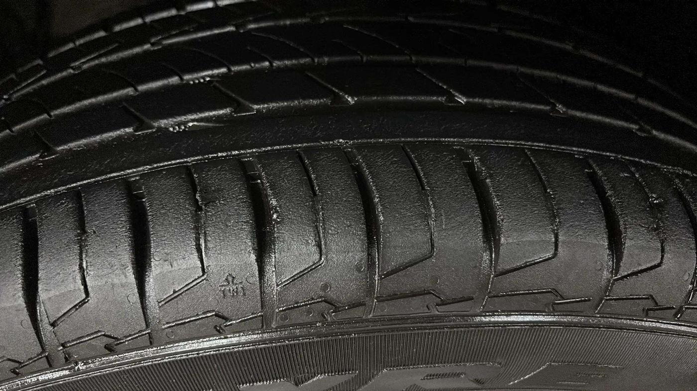2021 Renault Duster RXZ 1.3 TURBO PETROL CVT, Petrol, Automatic, 64,582 km, Left Front Tyre Tread