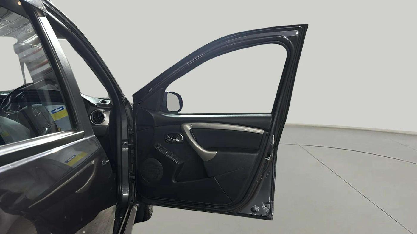 2021 Renault Duster RXZ 1.3 TURBO PETROL CVT, Petrol, Automatic, 64,582 km, RHS Front Door