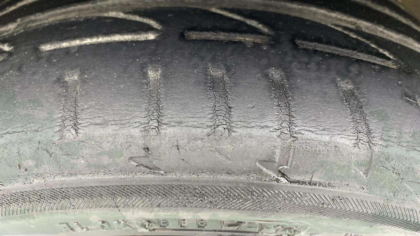 2019 Maruti Swift ZXI PLUS AMT, Petrol, Automatic, 57,803 km, Left Front Tyre Tread