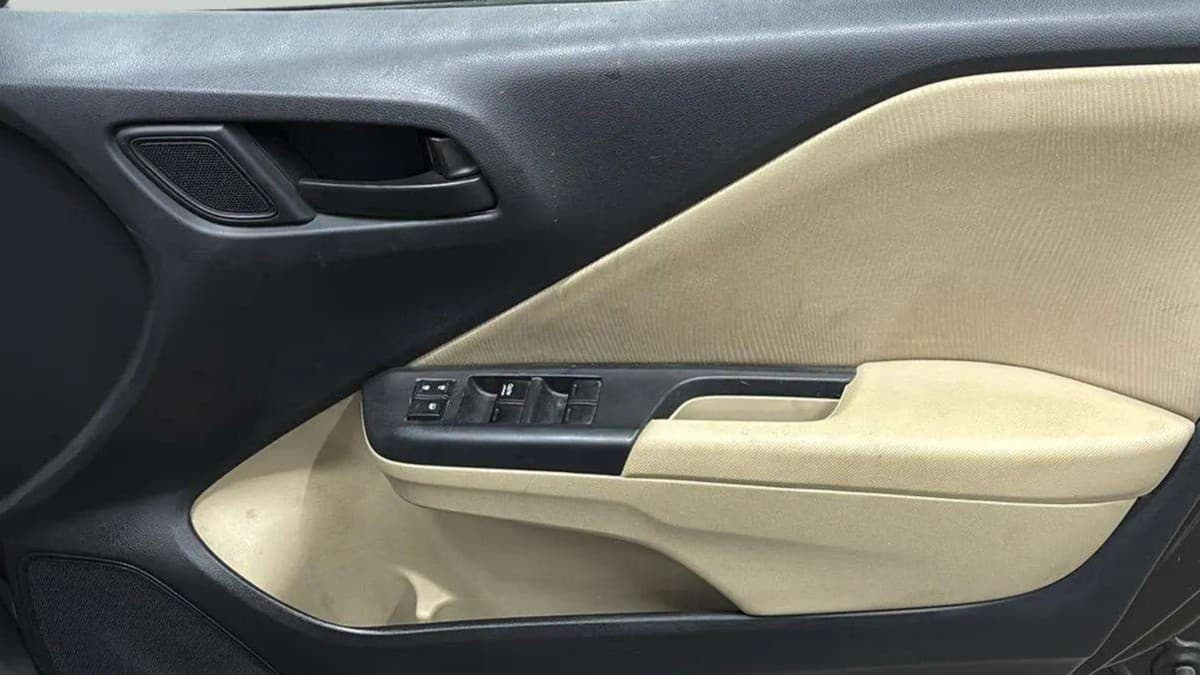 2015 Honda City 1.5L I-VTEC SV, Petrol, Manual, 70,822 km, Driver Side Door Panels Control