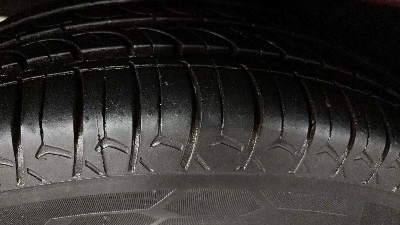 2020 Hyundai NEW SANTRO SPORTZ CNG, CNG, Manual, 60,610 km, Left Front Tyre Tread