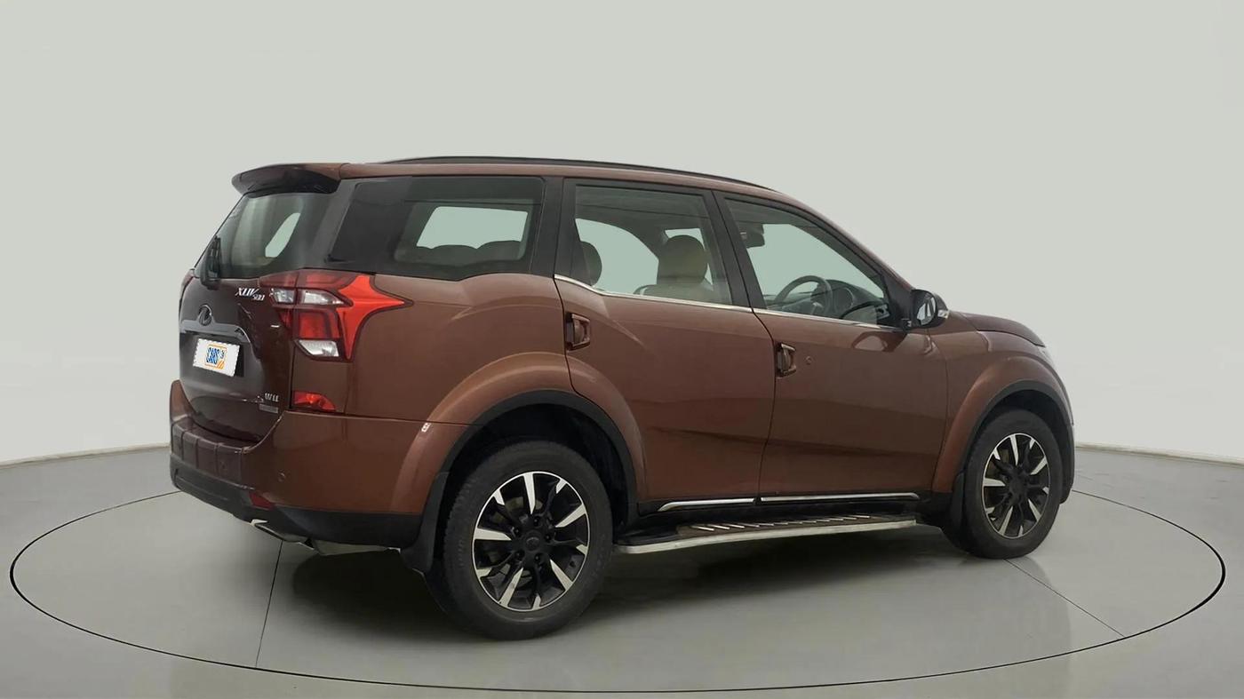 2019 Mahindra XUV500 W11 (O) AT, Diesel, Automatic, 64,824 km, Right Back Diagonal