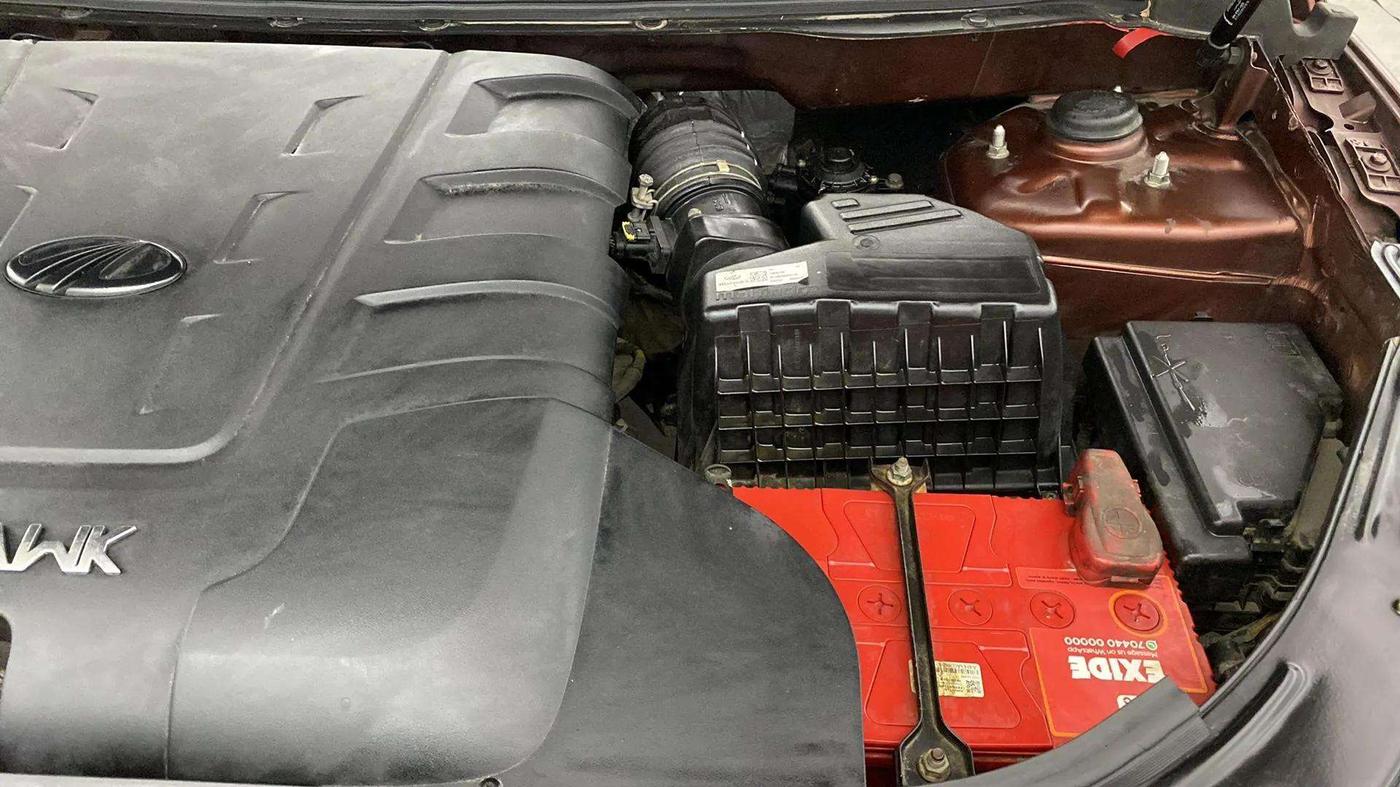 2019 Mahindra XUV500 W11 (O) AT, Diesel, Automatic, 64,824 km, Engine View - Left