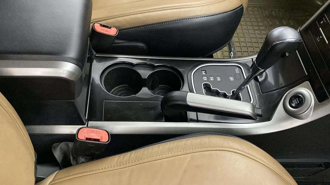 2019 Mahindra XUV500 W11 (O) AT, Diesel, Automatic, 64,824 km, Gear Lever