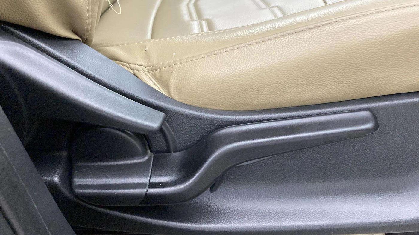 2019 Honda Amaze 1.2L I-VTEC S, Petrol, Manual, 21,370 km, Driver Side Adjustment Panel