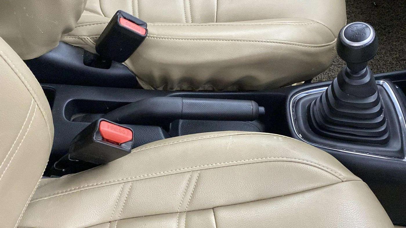 2019 Honda Amaze 1.2L I-VTEC S, Petrol, Manual, 21,370 km, Gear Lever