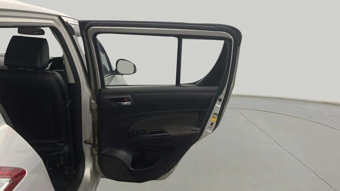 2014 Maruti Swift VXI, Petrol, Manual, 83,744 km, RHS Rear Door