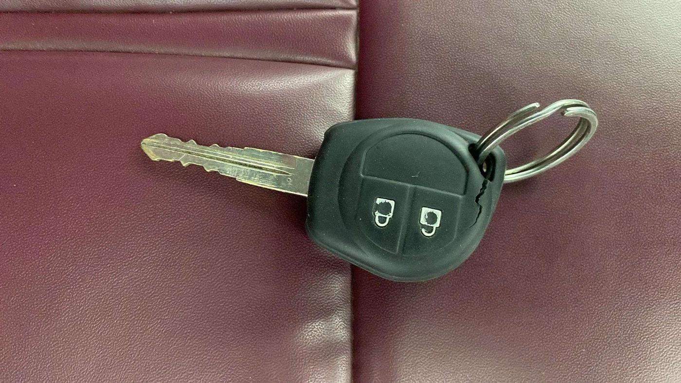 2014 Maruti Swift VXI, Petrol, Manual, 83,744 km, Key Close Up