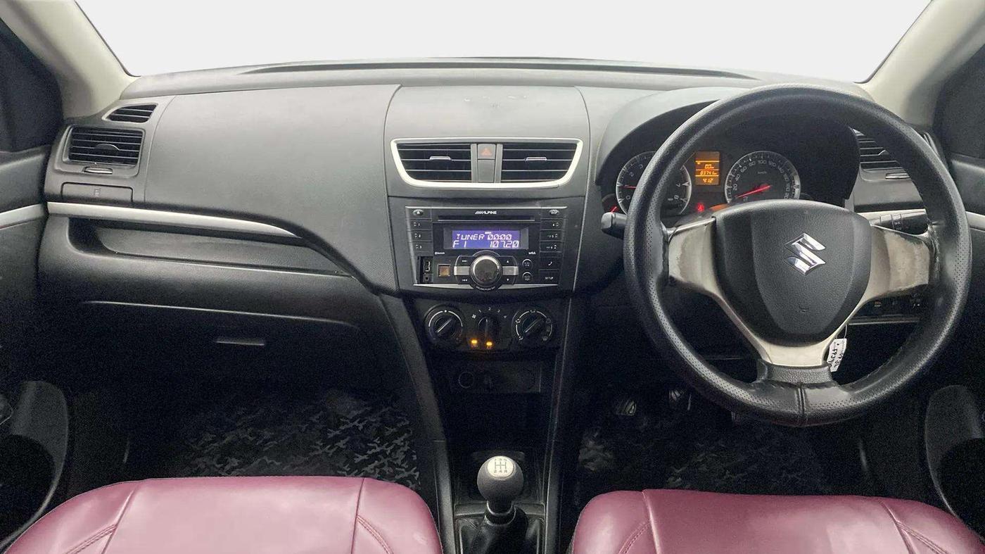 2014 Maruti Swift VXI, Petrol, Manual, 83,744 km, Dashboard