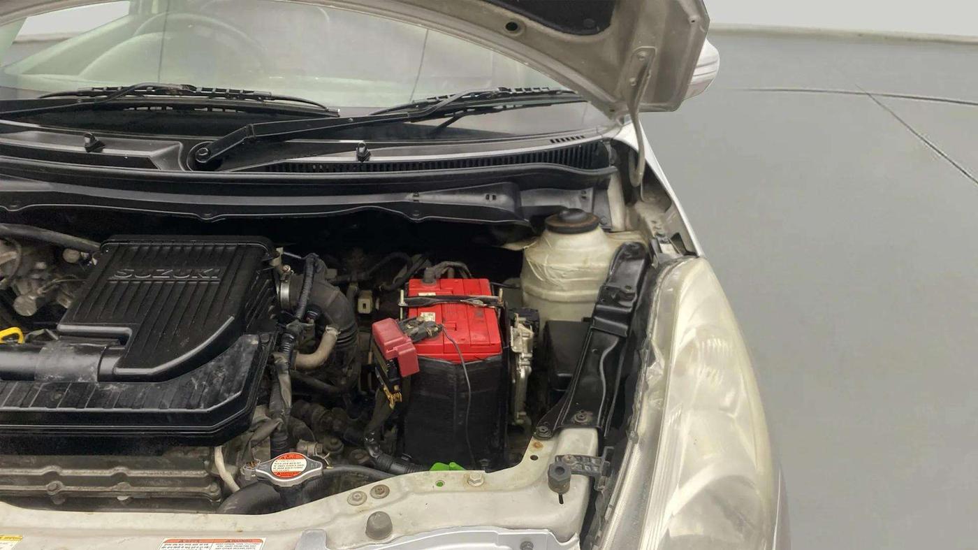 2014 Maruti Swift VXI, Petrol, Manual, 83,744 km, Engine View - Left