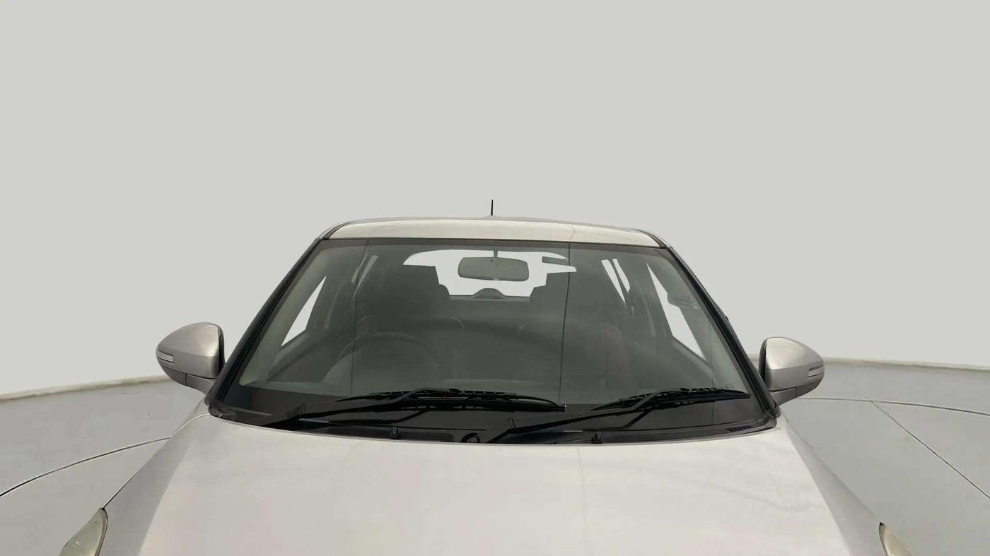 2014 Maruti Swift VXI, Petrol, Manual, 83,744 km, Front Windshield