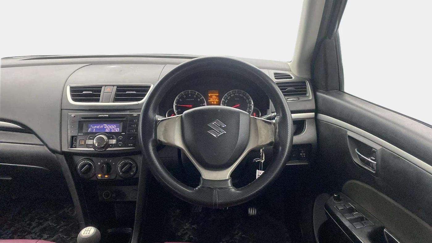 2014 Maruti Swift VXI, Petrol, Manual, 83,744 km, Steering Wheel Close Up