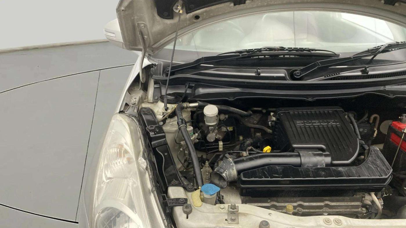 2014 Maruti Swift VXI, Petrol, Manual, 83,744 km, Engine View - Right
