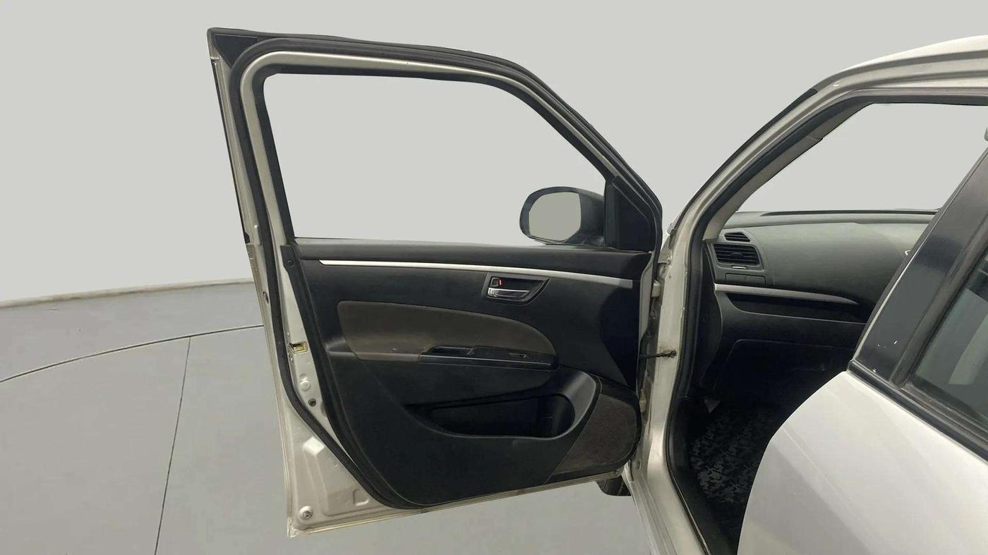 2014 Maruti Swift VXI, Petrol, Manual, 83,744 km, LHS Front Door