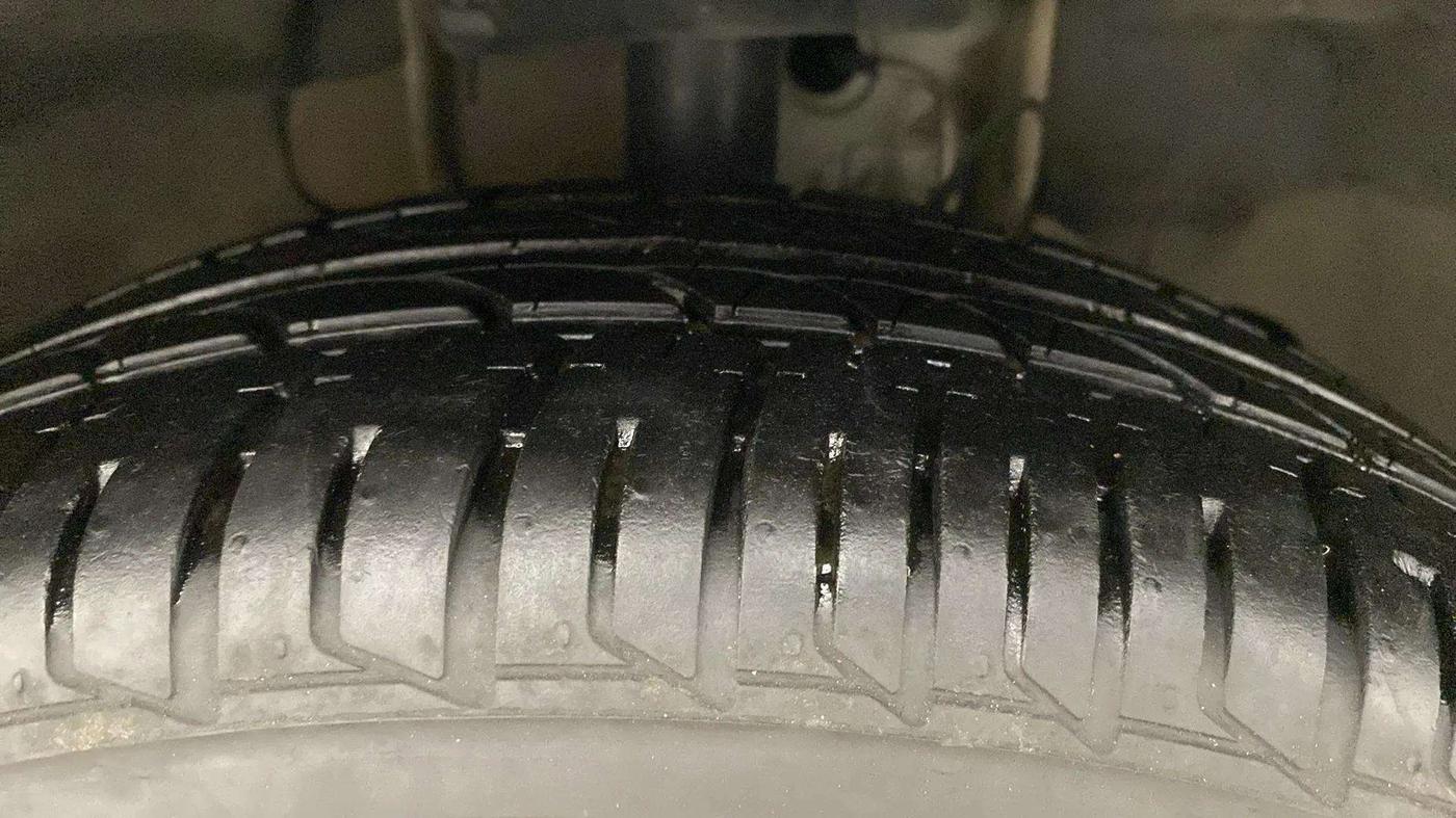2024 Tata TIGOR XZ PLUS CNG, CNG, Manual, 15,275 km, Right Front Tyre Tread