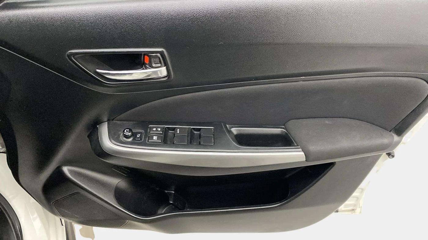 2020 Maruti Swift ZXI PLUS AMT, Petrol, Automatic, 41,215 km, Driver Side Door Panels Control