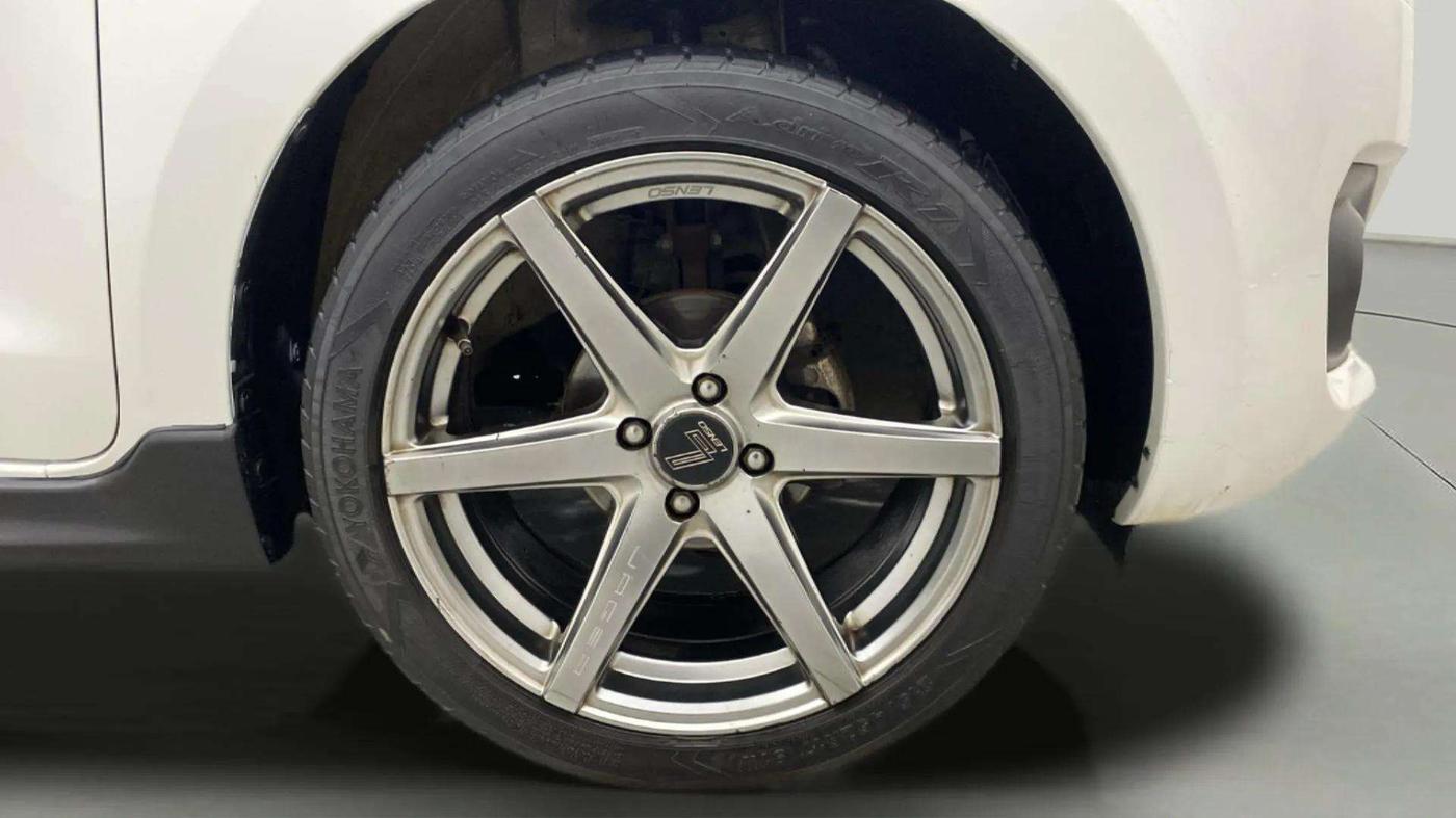 2020 Maruti Swift ZXI PLUS AMT, Petrol, Automatic, 41,215 km, Right Front Wheel