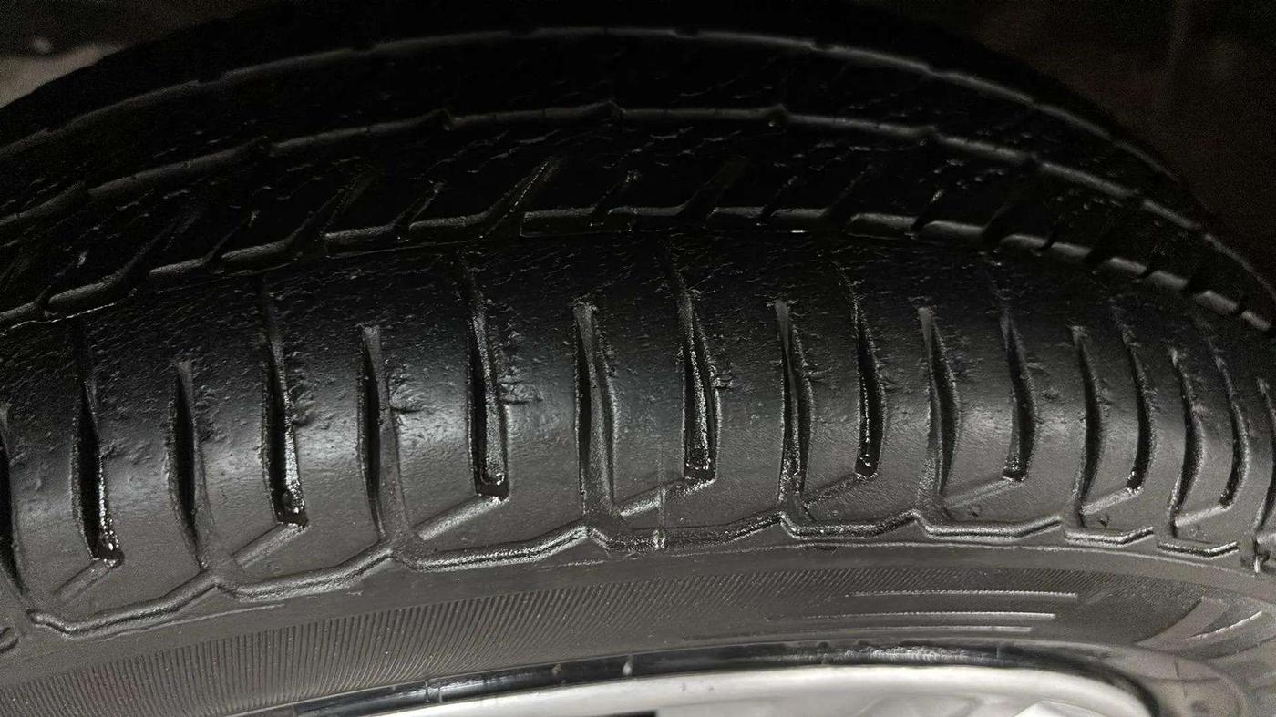 2016 Maruti Wagon R 1.0 VXI, Petrol, Manual, 28,971 km, Left Front Tyre Tread