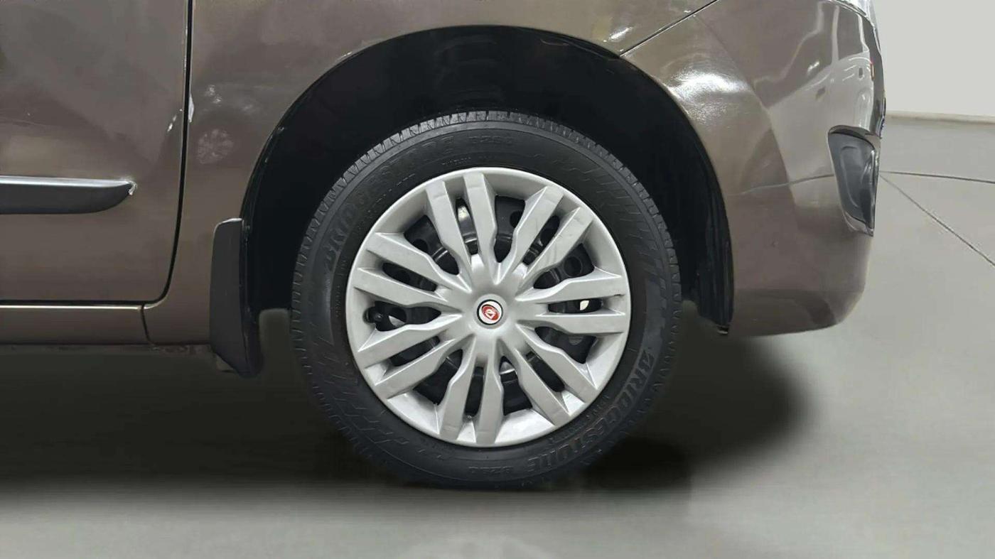 2016 Maruti Wagon R 1.0 VXI, Petrol, Manual, 28,971 km, Right Front Wheel