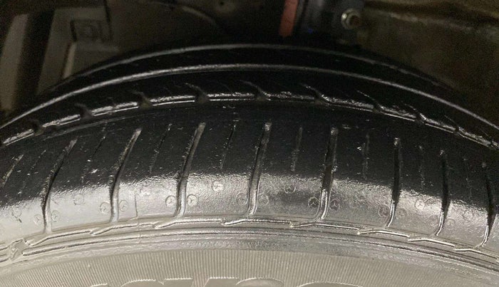2021 Maruti Ciaz DELTA AT 1.5 SHVS PETROL, Petrol, Automatic, 39,949 km, Left Front Tyre Tread